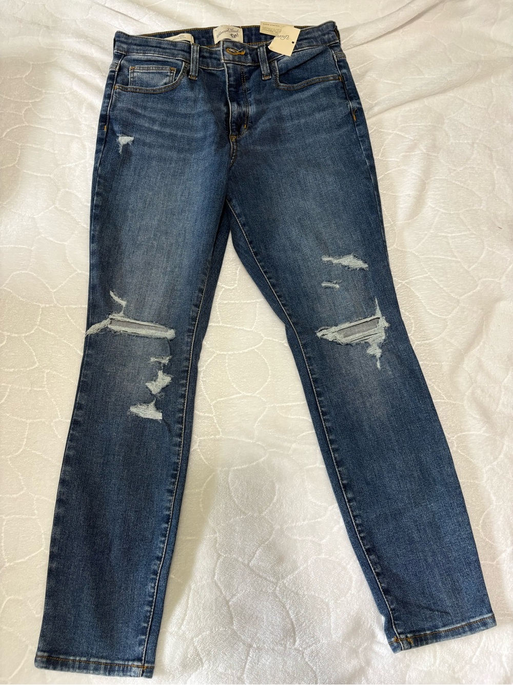 Universal Thread Women's Dark Blue Distressed Skinny Jeans